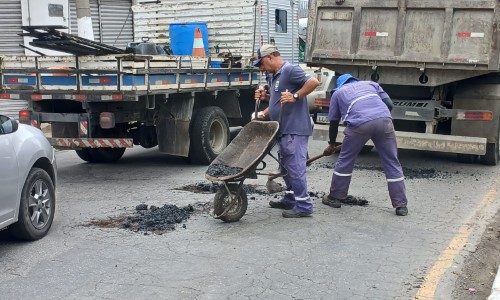 Prefeitura de Barra Mansa realiza operação tapa-buraco nos bairros Vista Alegre e Vila Nova
